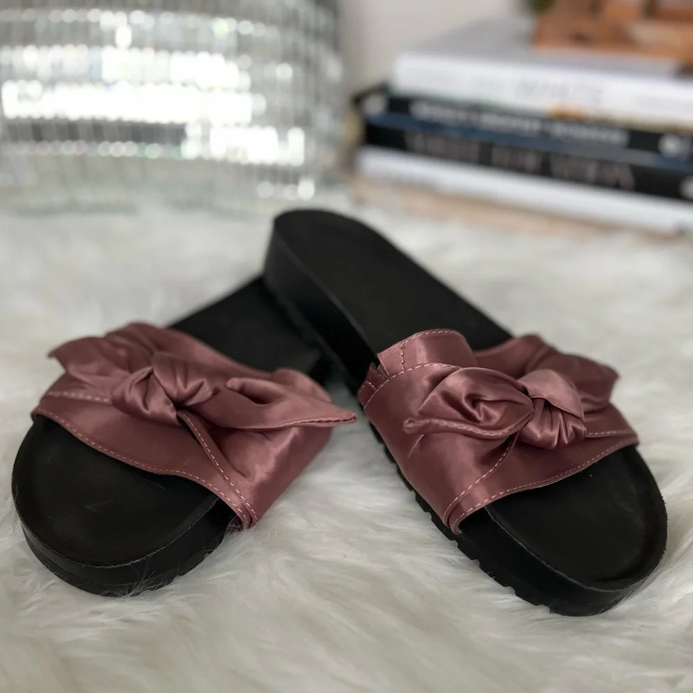 TORRID Mauve Satin Bow Pool Slides - Picture 7 of 8